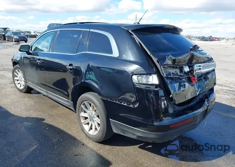 2017 Lincoln Mkt Livery from USA, damaged, VIN 2LMHJ5NK6HBL01213